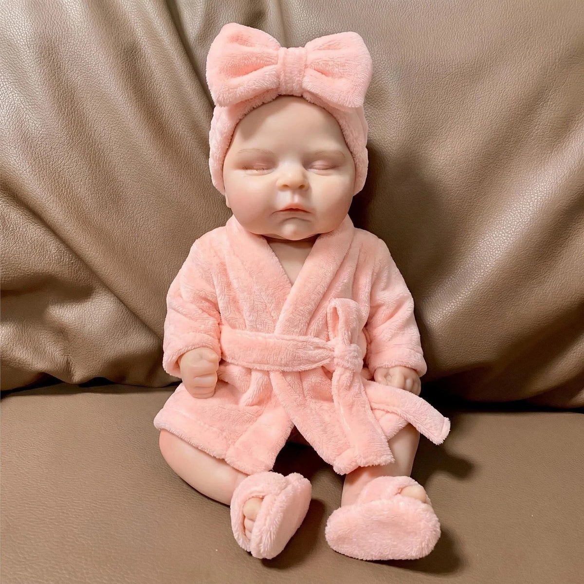 18-inch Platinum Silicone Baby Doll Peaches Solid Realistic Weight Girl Doll with Pacifier Resilient Collectible Toy