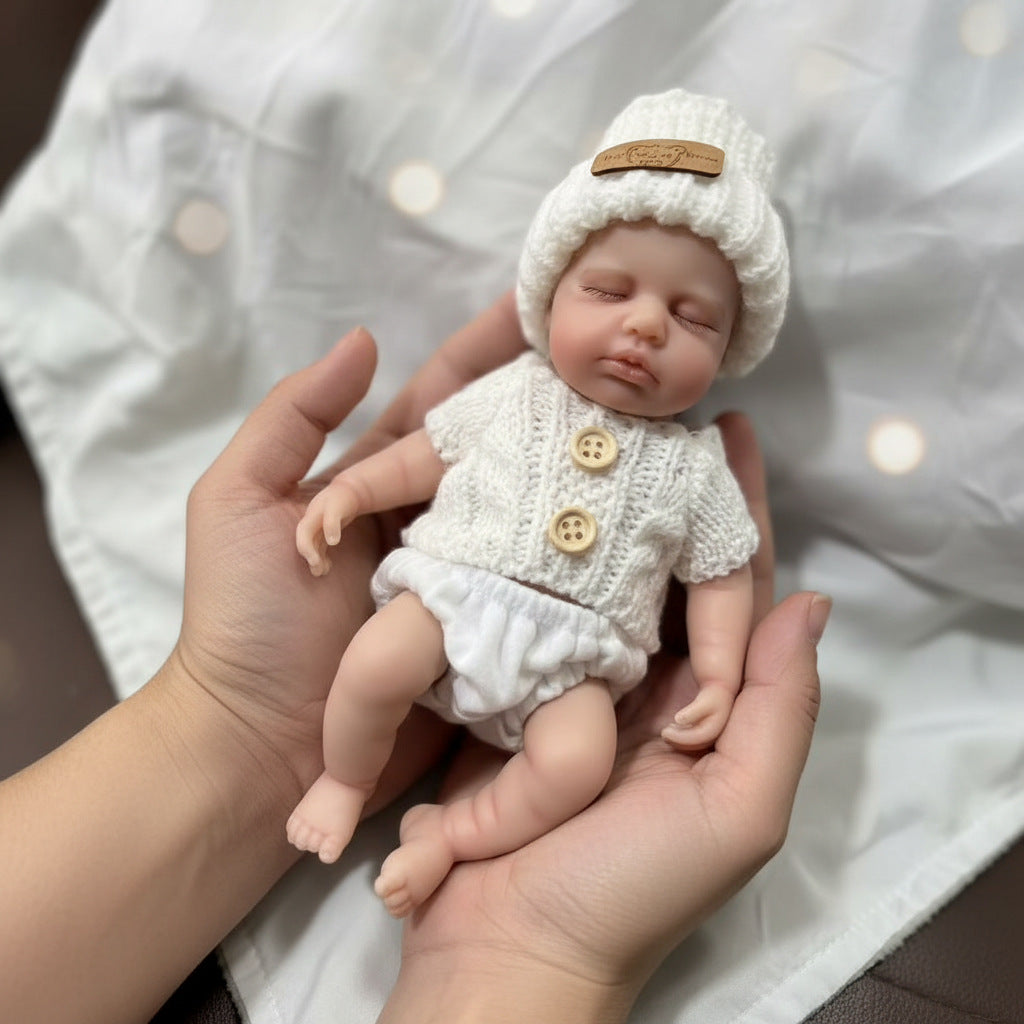8-inch white woolen hat made of solid silicone simulation doll